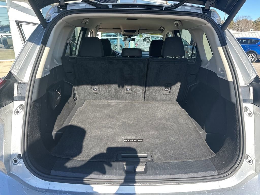 Used 2024 Nissan Rogue SV image 29