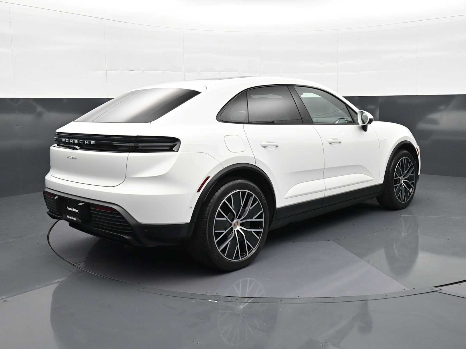 Certified 2025 Porsche Macan Electric RWD image 26