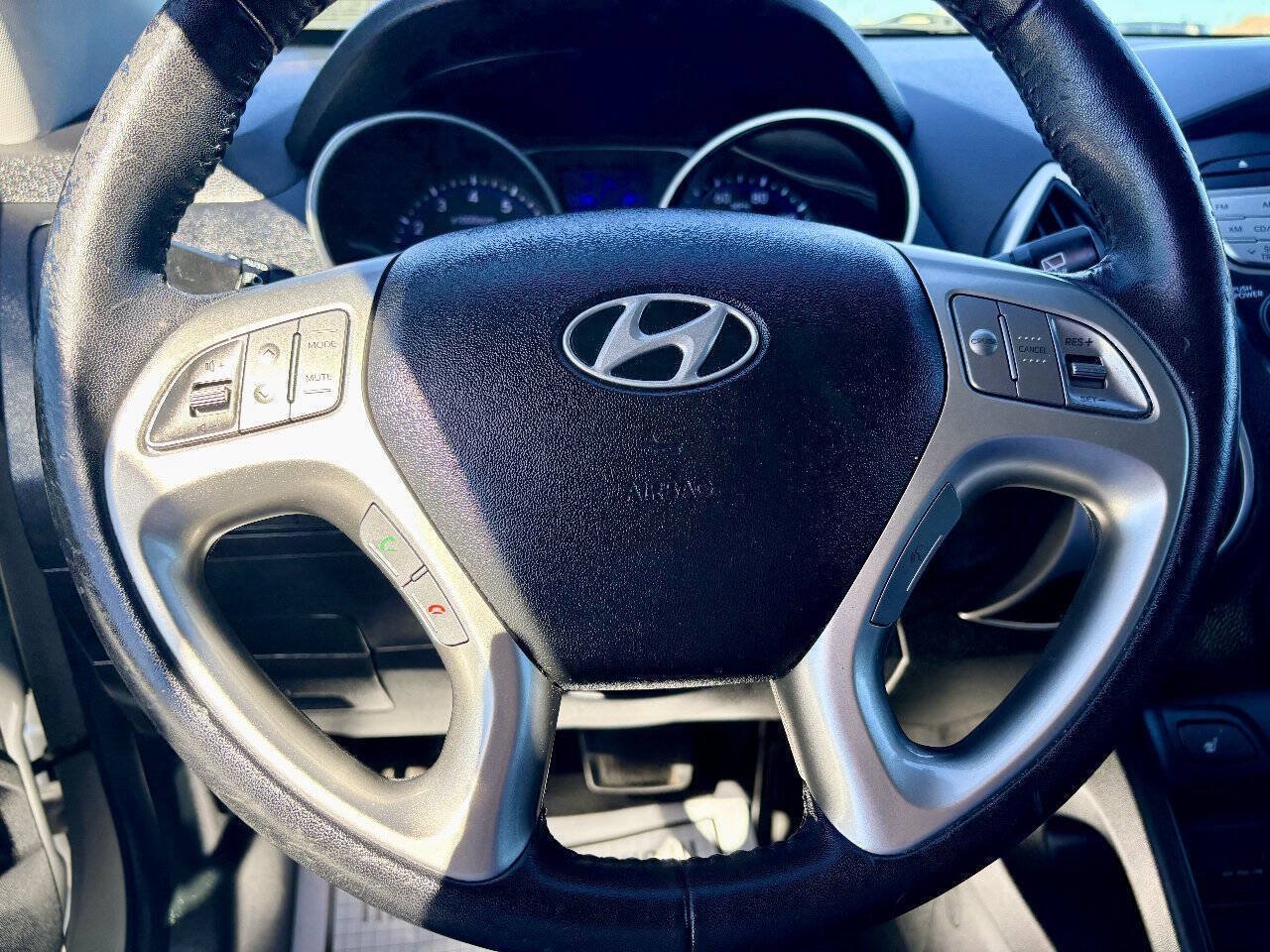 Used 2013 Hyundai Tucson GLS FWD image 16