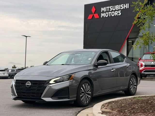 Used 2024 Nissan Altima 2.5 SV FWD image 8
