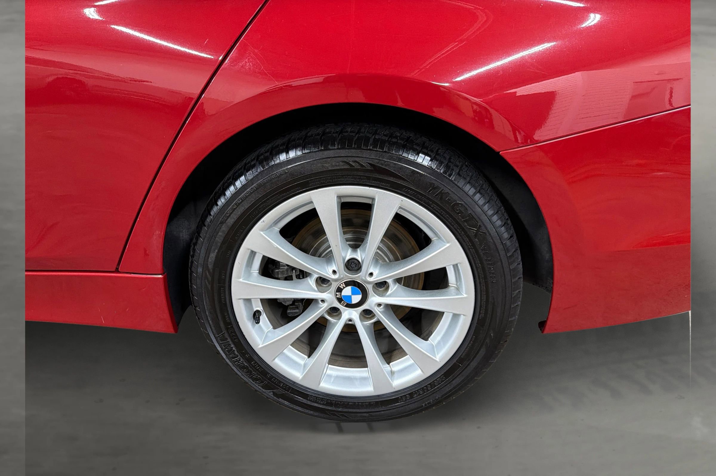 Used 2016 BMW 320i Sedan RWD image 15