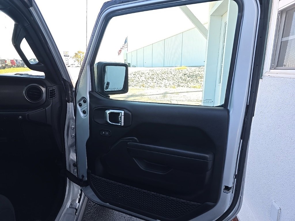 Used 2023 Jeep Wrangler Unlimited image 24