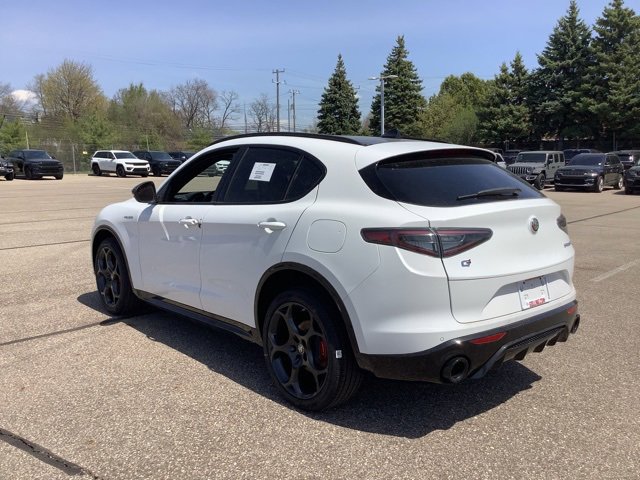 New 2025 Alfa Romeo Stelvio Sprint w/ Veloce Package image 3