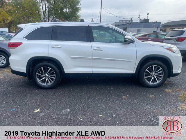 Used 2019 Toyota Highlander XLE image 2