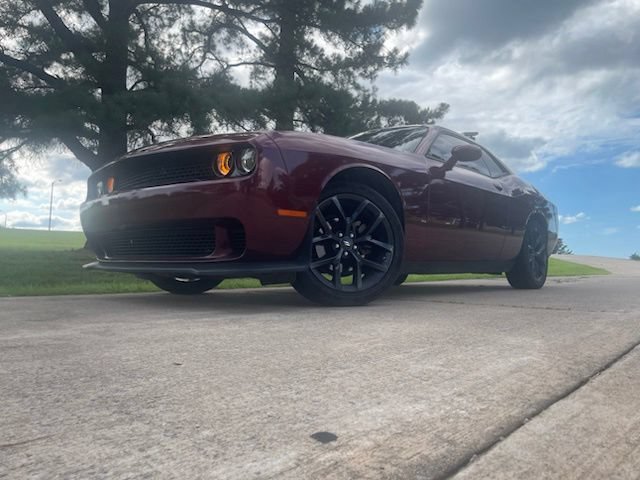 Used 2022 Dodge Challenger SXT w/ Blacktop Package RWD image 4