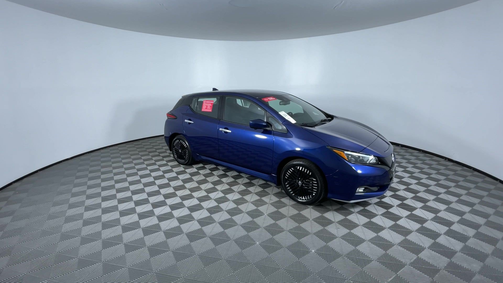 Certified 2025 Nissan Leaf SV Plus FWD image 2