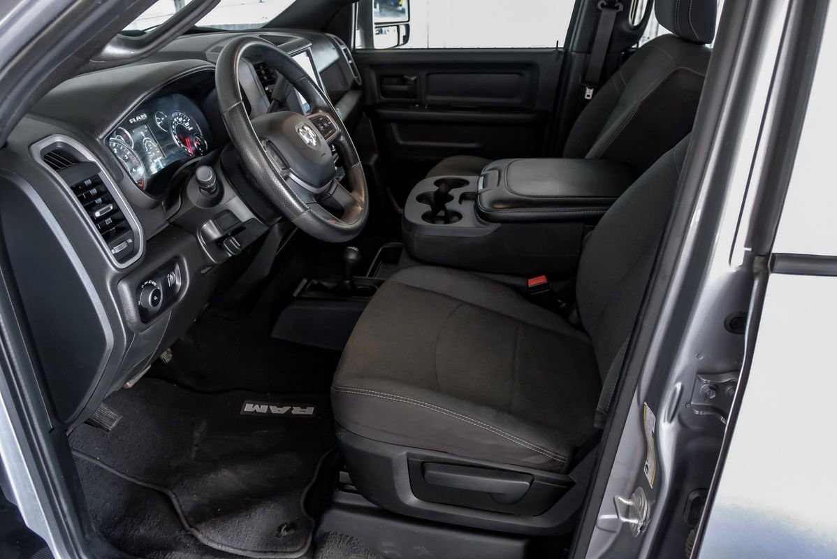 Used 2024 RAM 3500 Tradesman w/ Chrome Appearance Group image 16