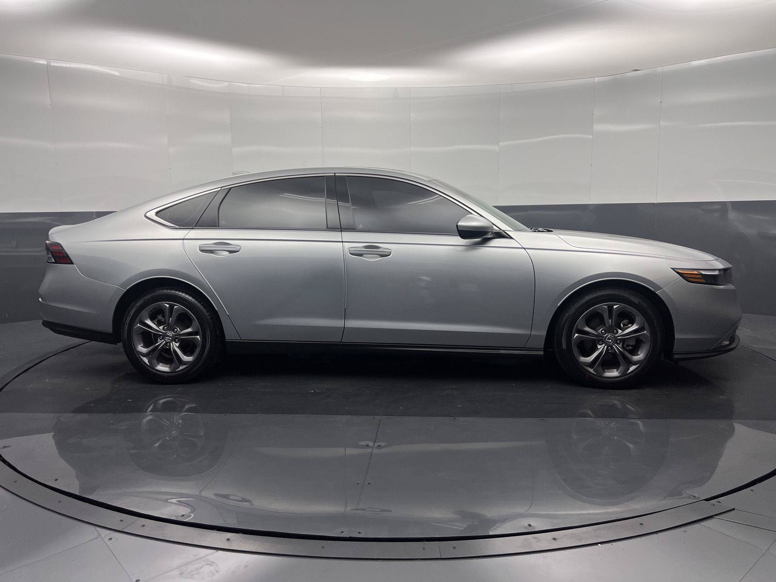 Used 2024 Honda Accord EX image 30
