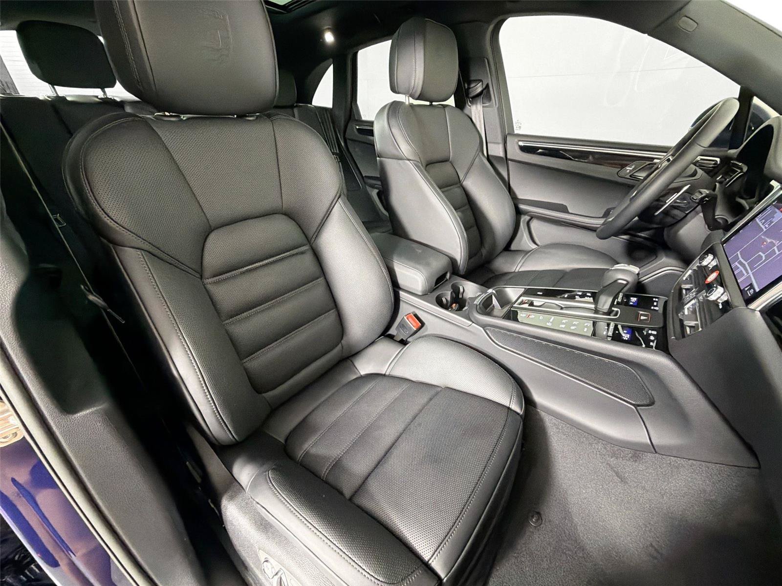 Certified 2026 Porsche Macan Turbo AWD/4WD image 28