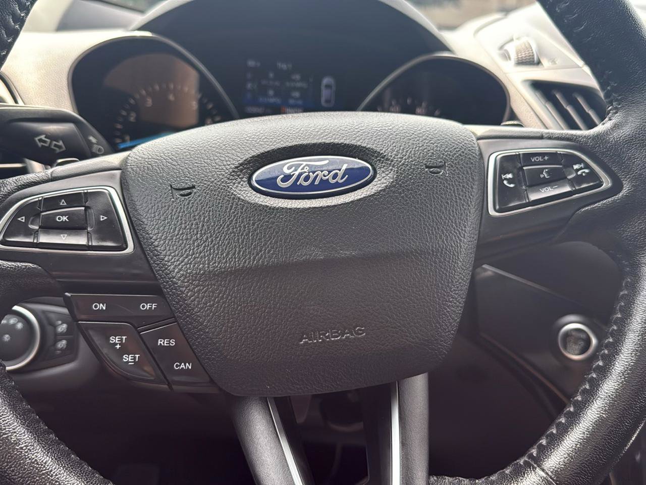 Used 2017 Ford Escape Titanium w/ Canadian Touring Package FWD image 17