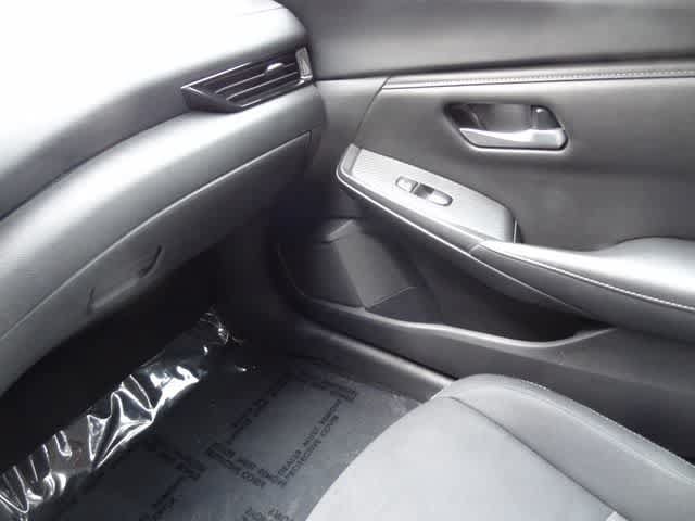 Used 2024 Nissan Sentra SV FWD image 31