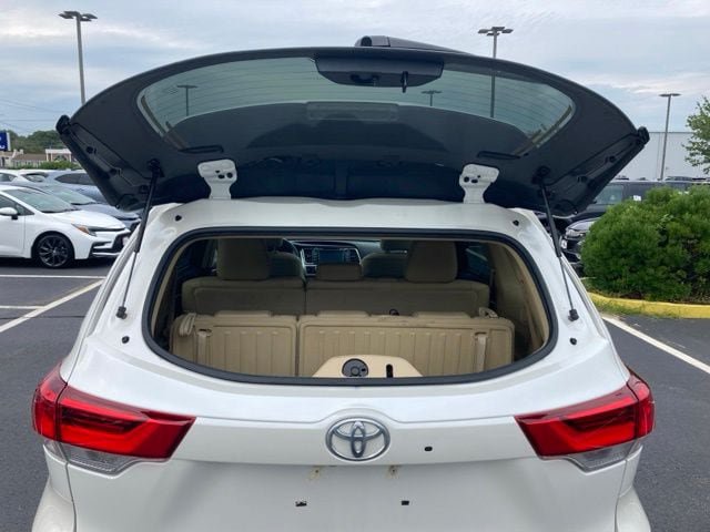 Used 2017 Toyota Highlander Limited AWD/4WD image 5