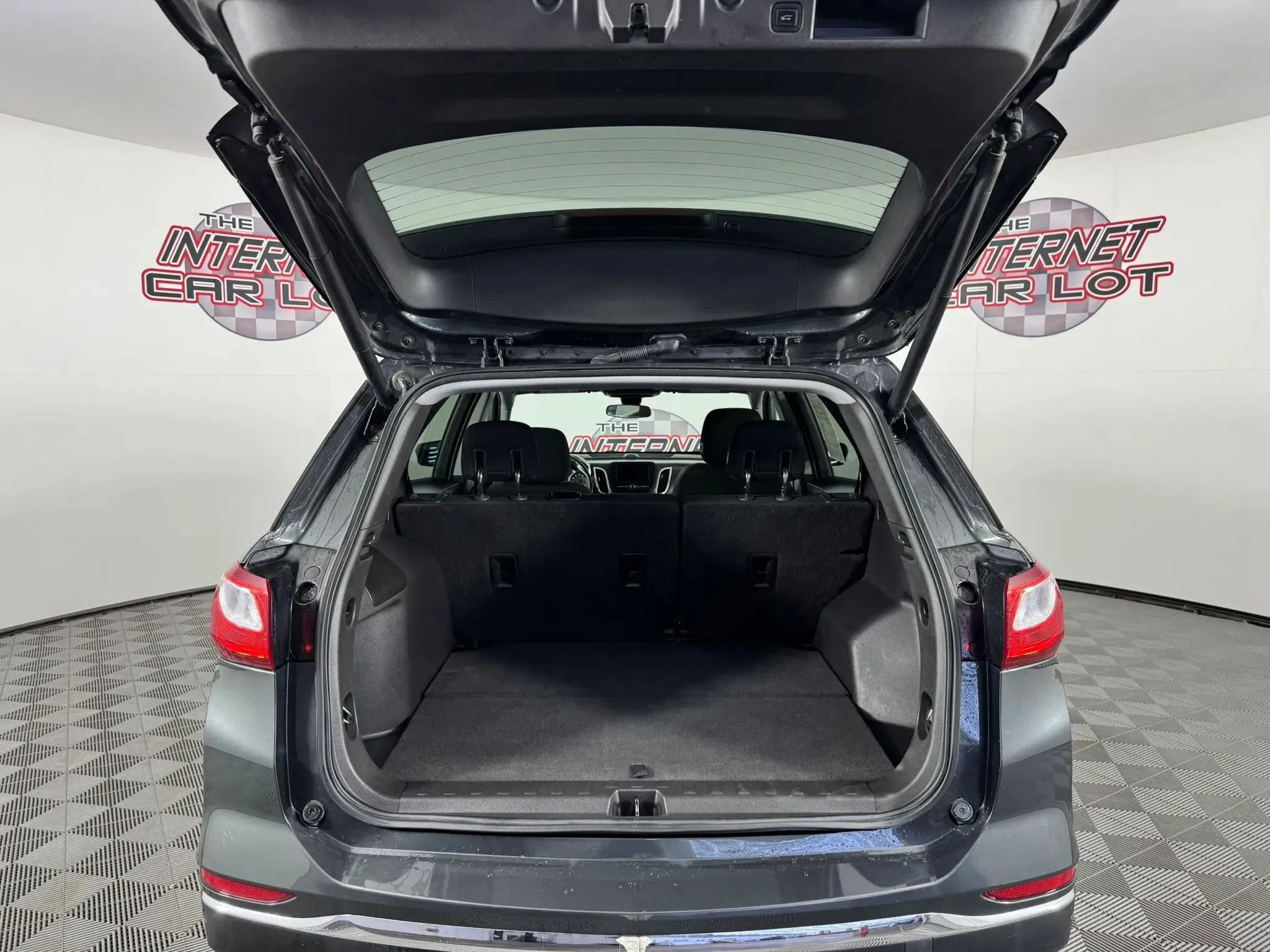 Used 2020 Chevrolet Equinox LT w/ Driver Convenience Package FWD image 27