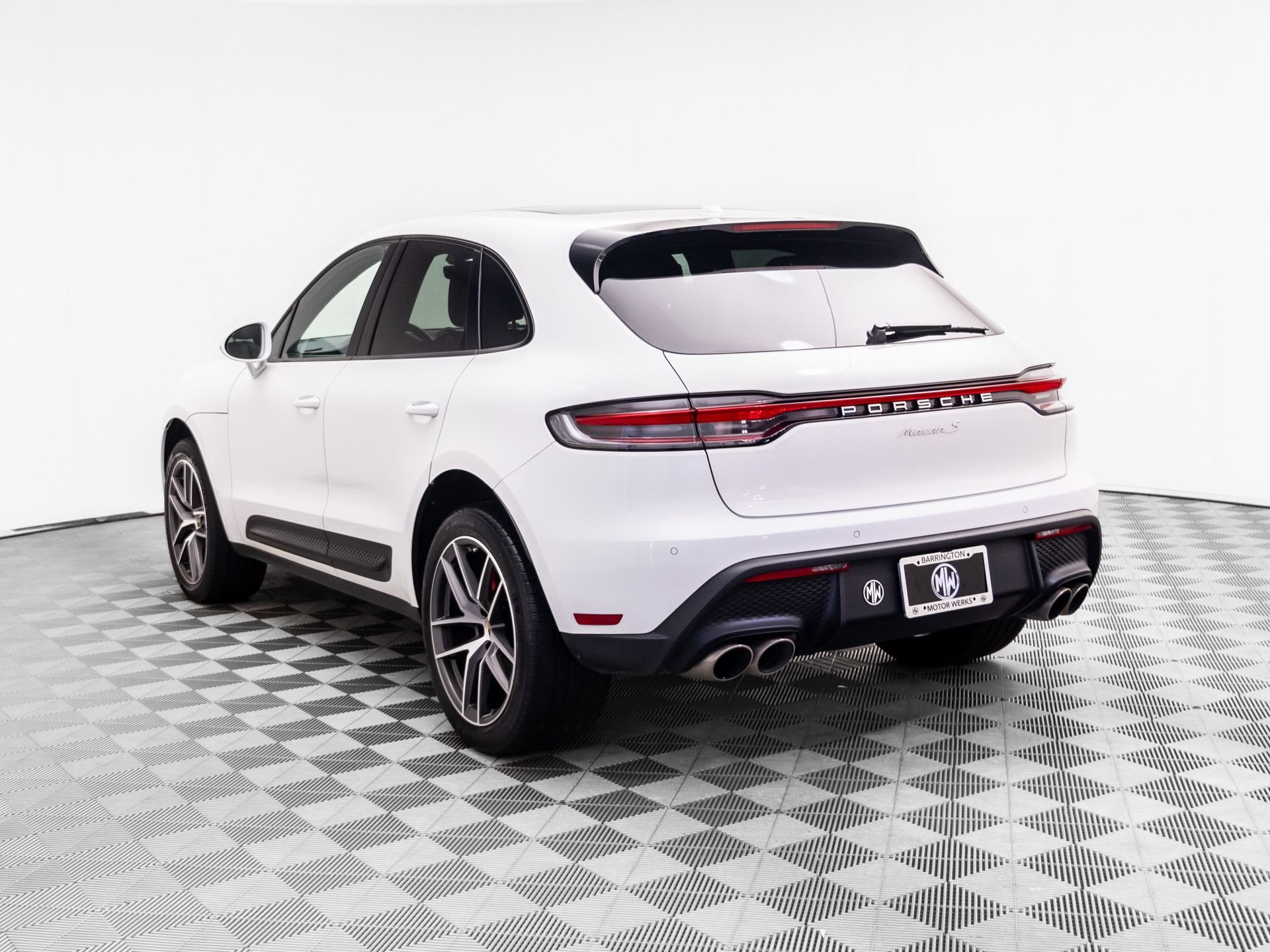 Used 2023 Porsche Macan S AWD/4WD video 3