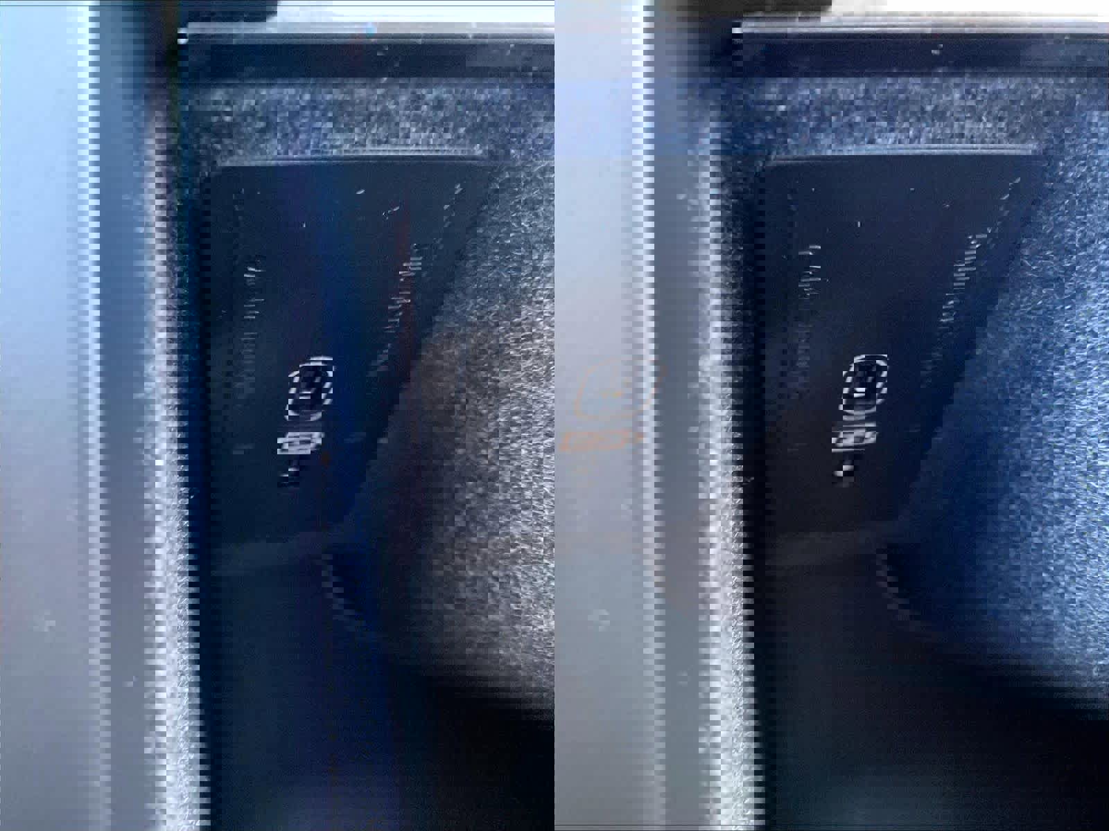 Used 2025 Volvo V60 B5 Cross Country Plus image 36