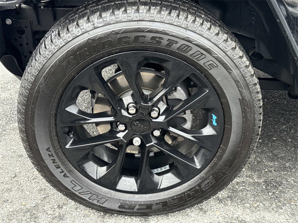 Used 2022 Jeep Wrangler Unlimited Sahara w/ Cold Weather Group image 29