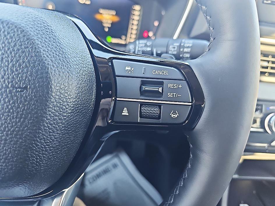 Used 2025 Honda Pilot Elite image 25