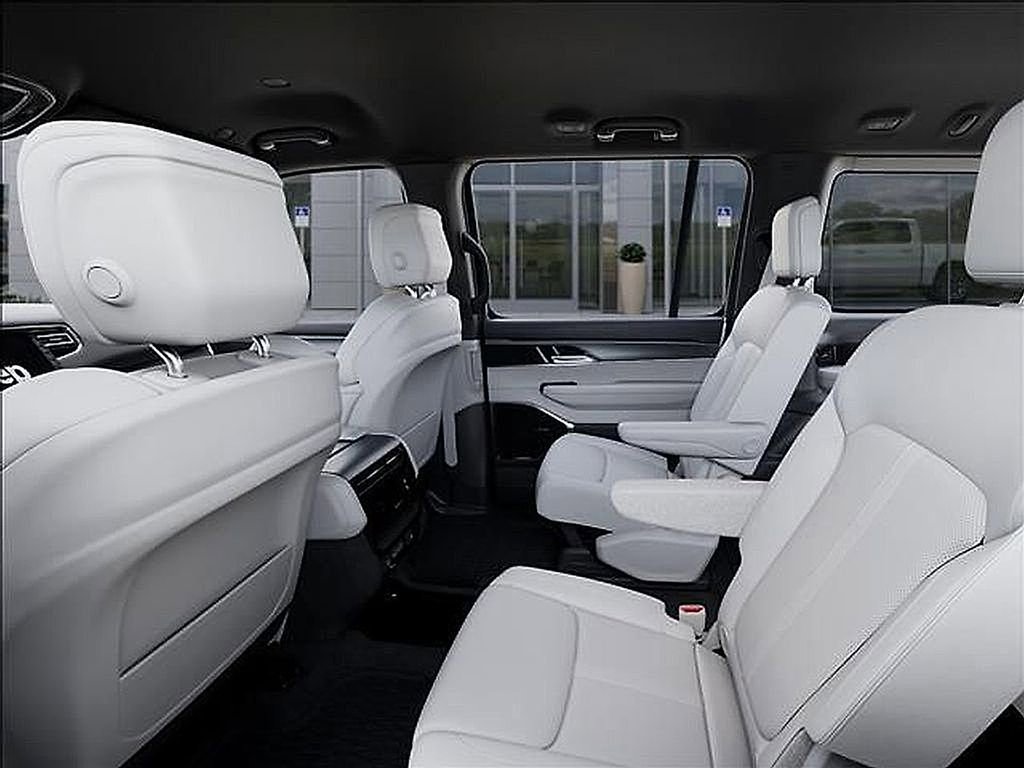 New 2026 Jeep Grand Wagoneer 4WD image 25