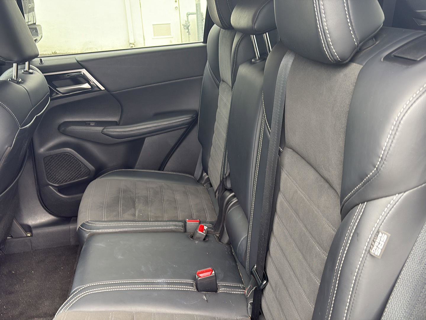 Used 2024 Mitsubishi Outlander SE image 14