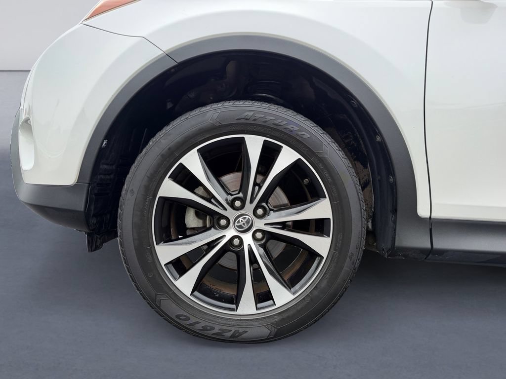 Used 2015 Toyota RAV4 Limited w/ Technology Package AWD/4WD image 9