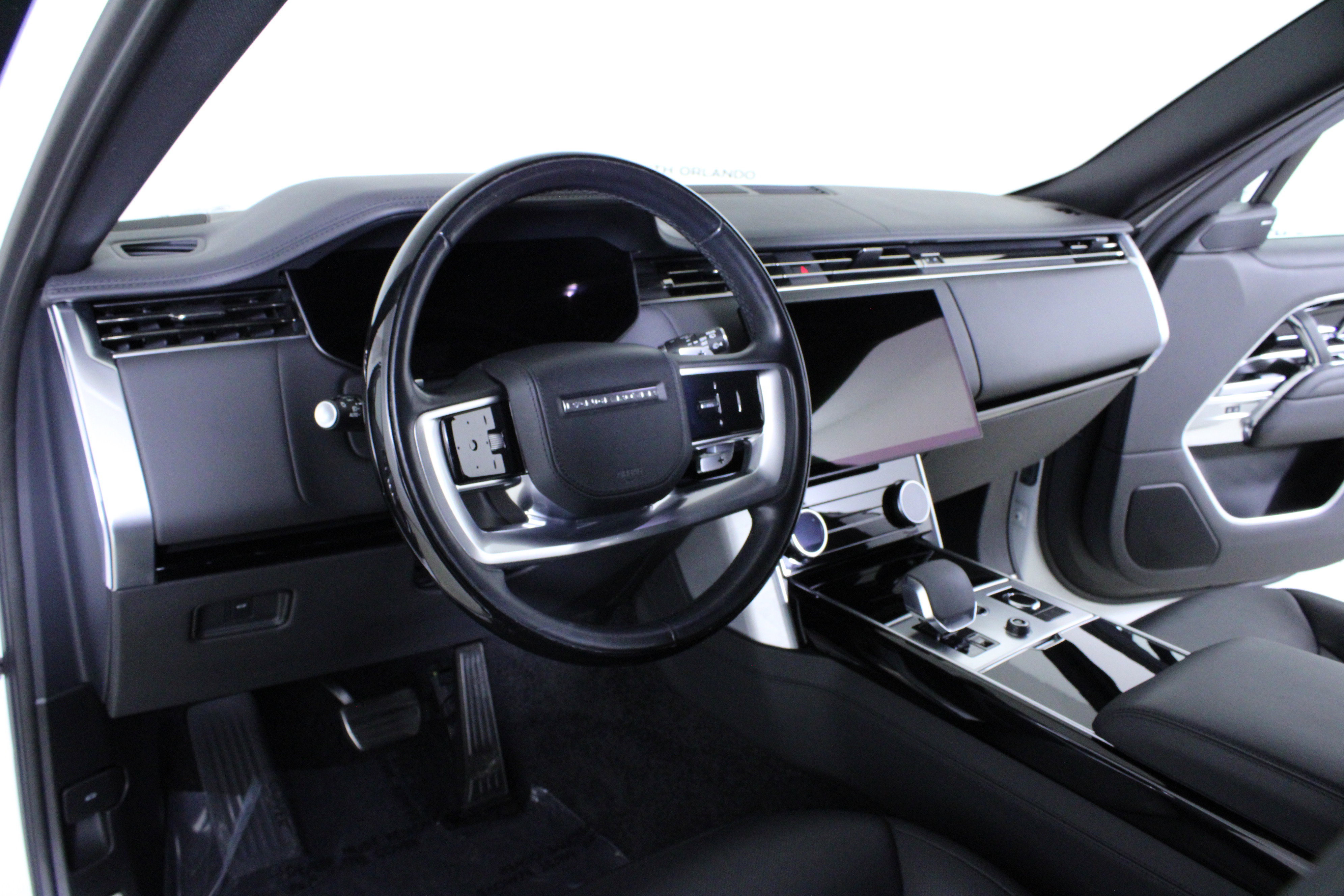 Used 2023 Land Rover Range Rover SE image 20