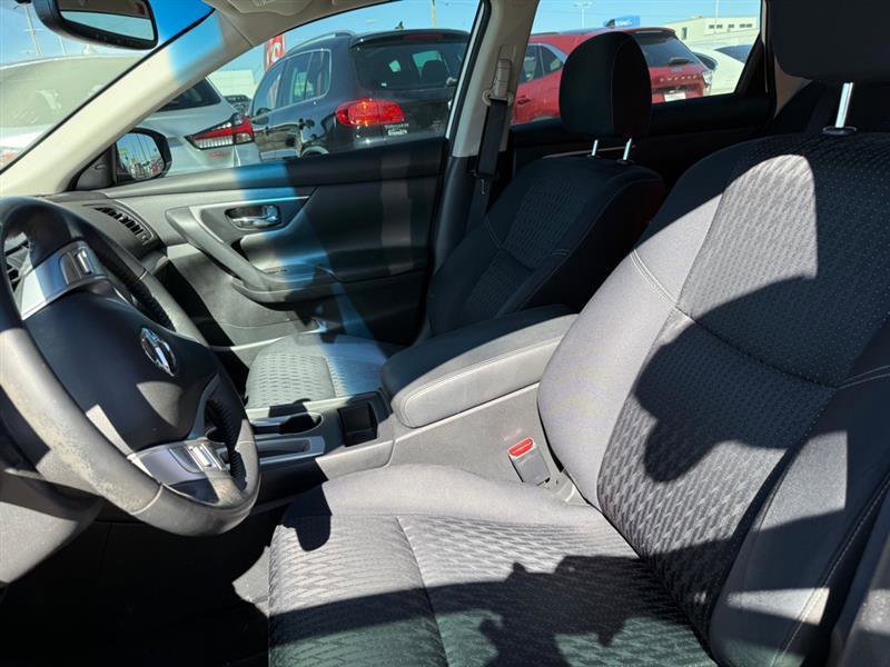 Used 2016 Nissan Altima 2.5 SV w/ Convenience Package image 8