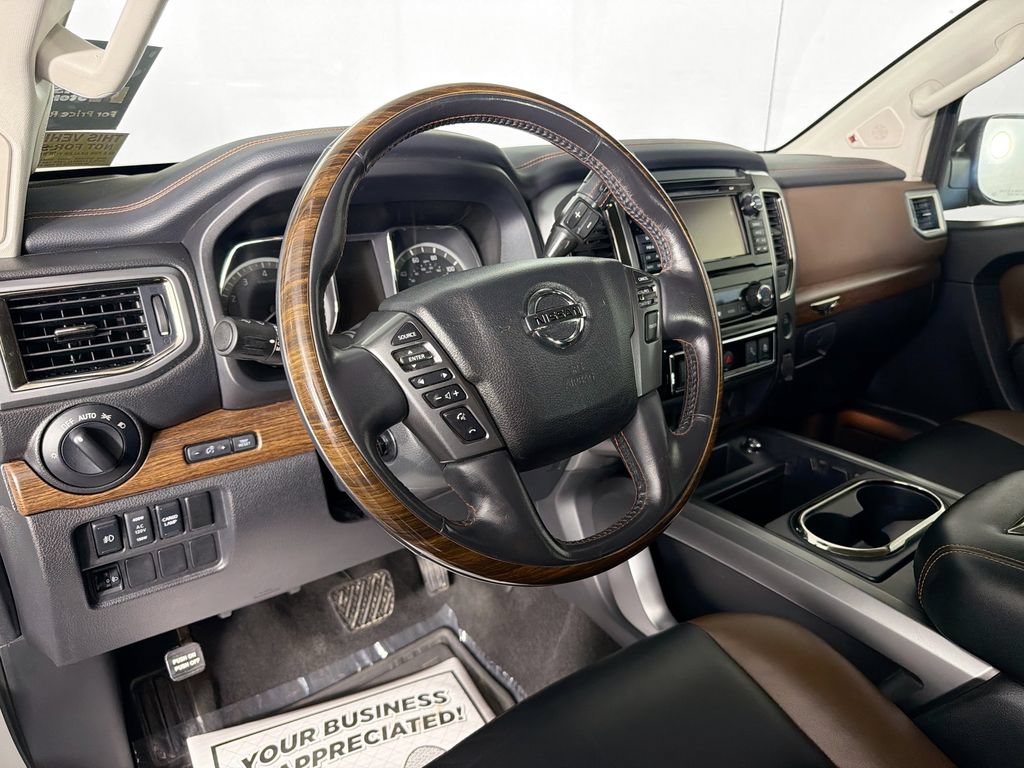 Used 2018 Nissan Titan Platinum Reserve AWD/4WD image 9