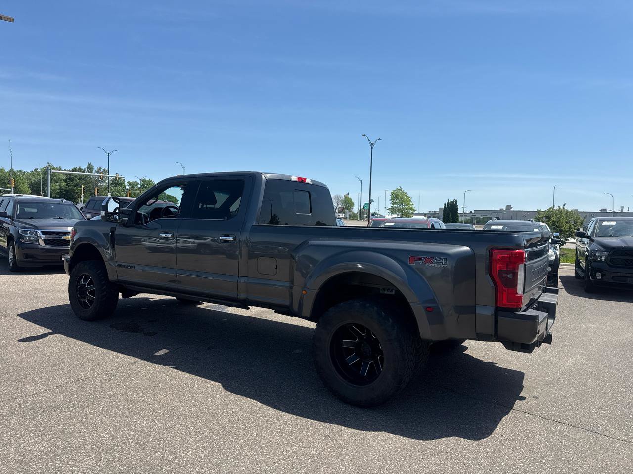 Used 2017 Ford F350 Platinum w/ Platinum Ultimate Package AWD/4WD image 3