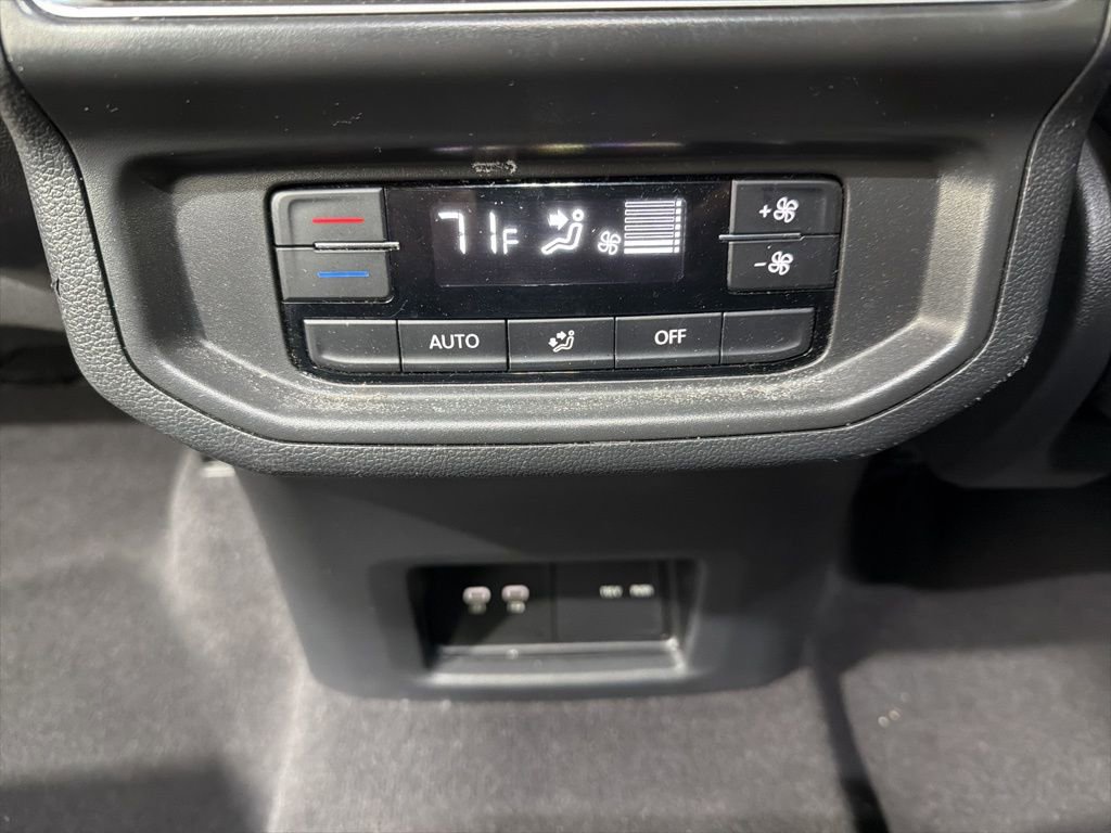 Used 2024 Volkswagen Atlas SE image 22