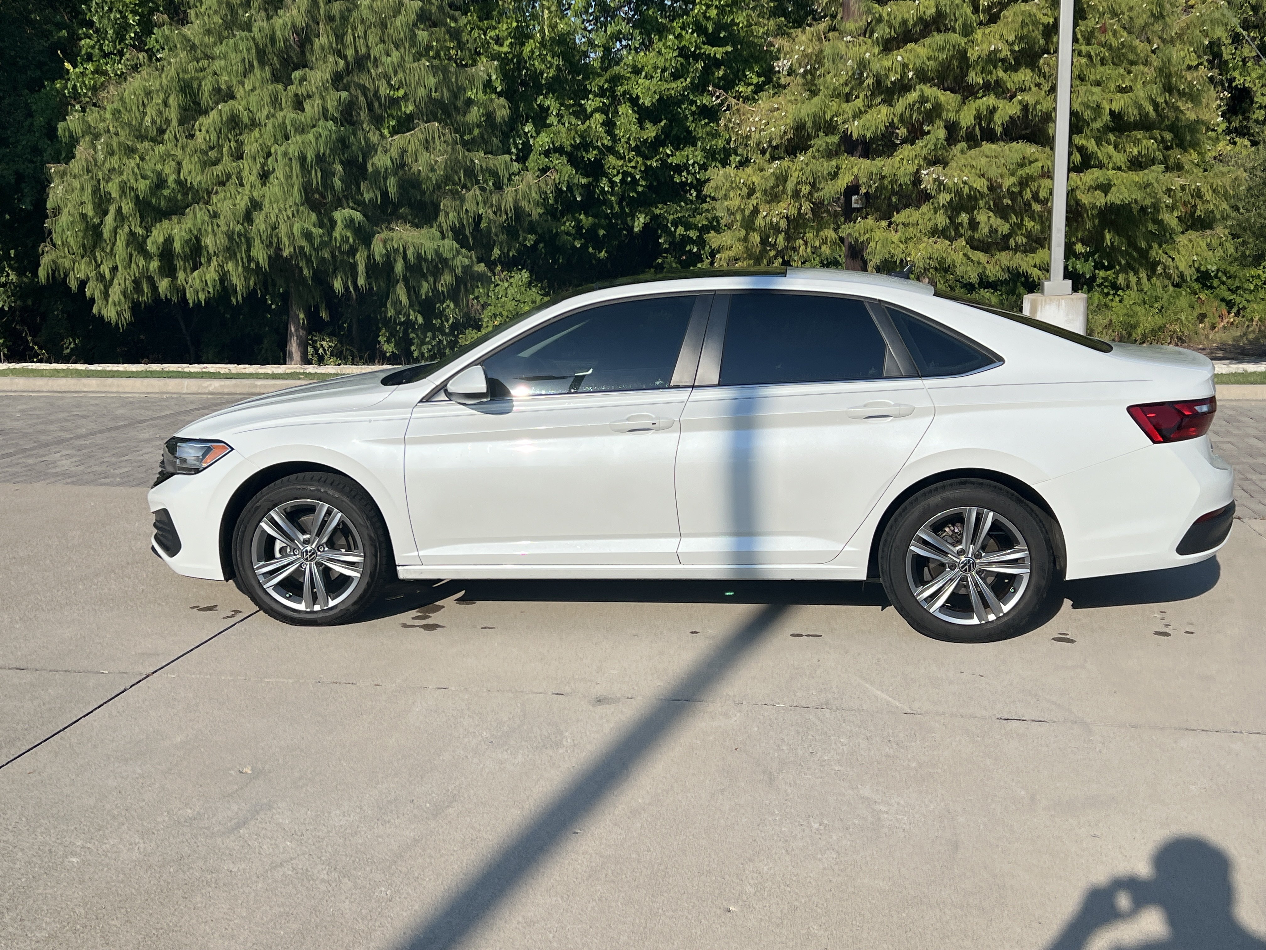 Used 2024 Volkswagen Jetta SE FWD image 6
