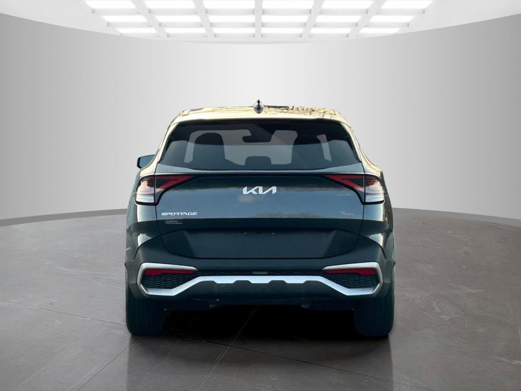 Used 2024 Kia Sportage LX image 4