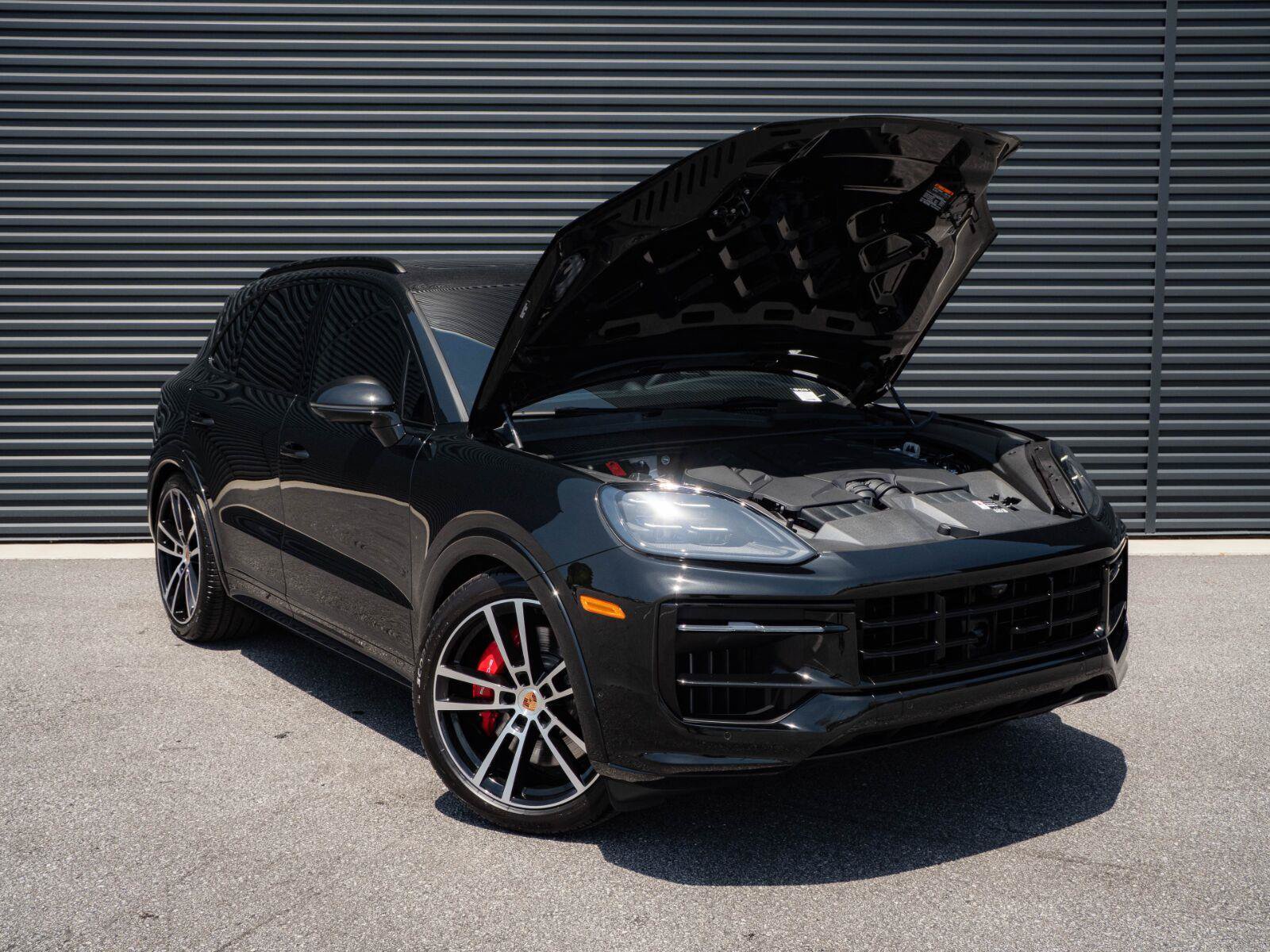 Certified 2026 Porsche Cayenne GTS AWD/4WD image 35
