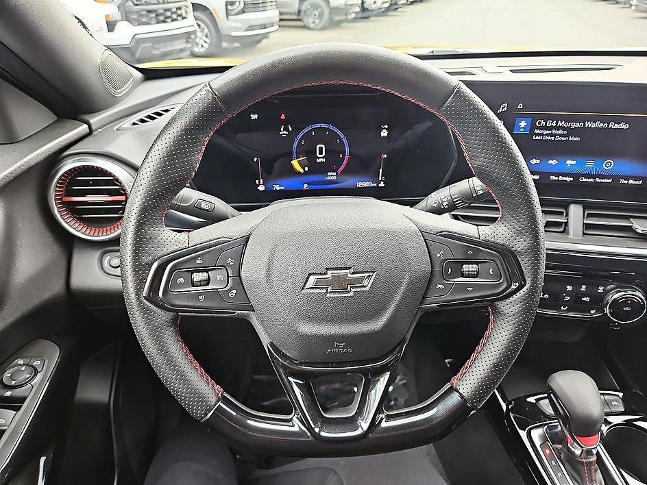Used 2025 Chevrolet Trax RS w/ Driver Confidence Package FWD image 18