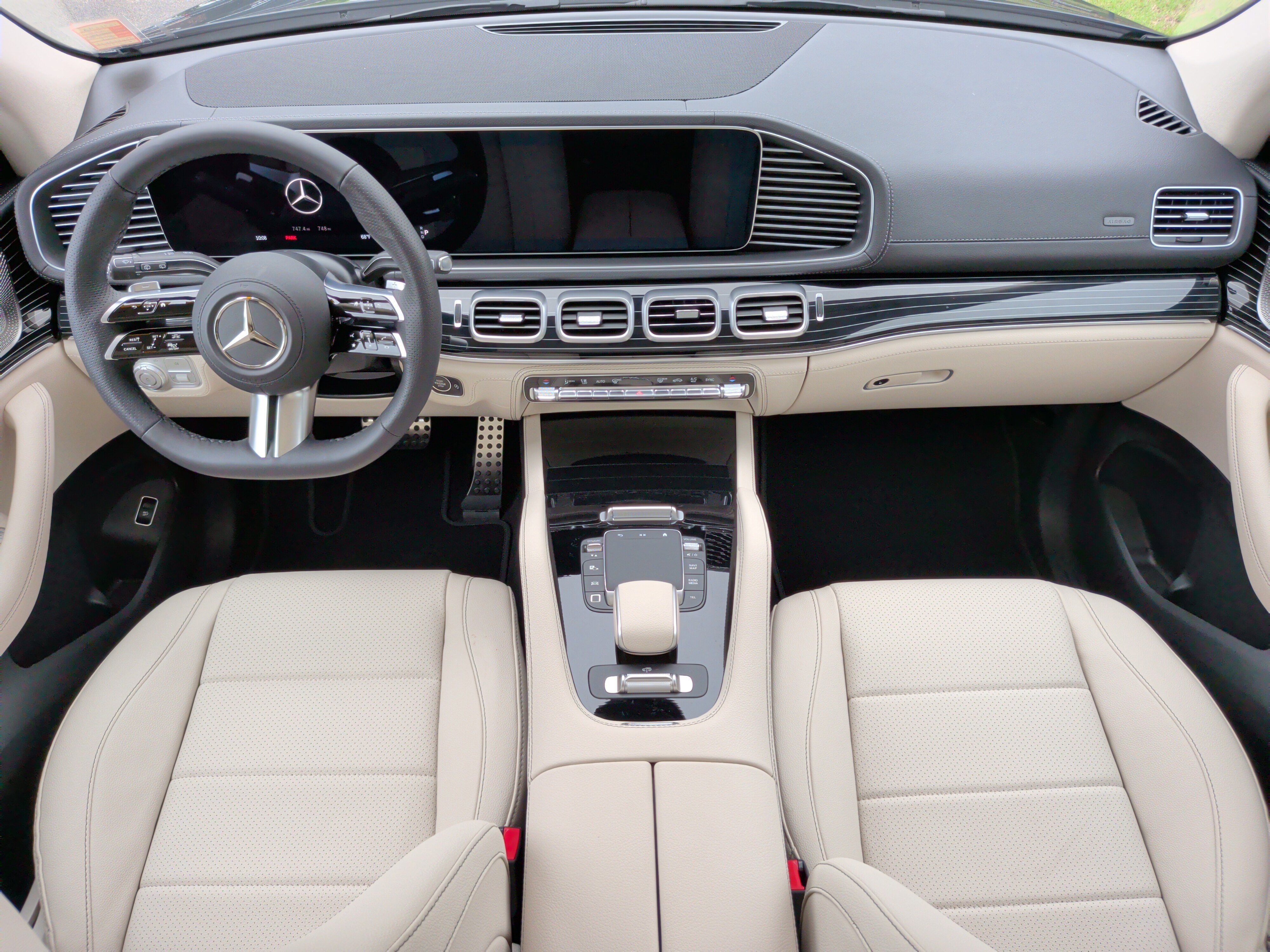 Used 2026 Mercedes-Benz GLS 450 4MATIC image 34