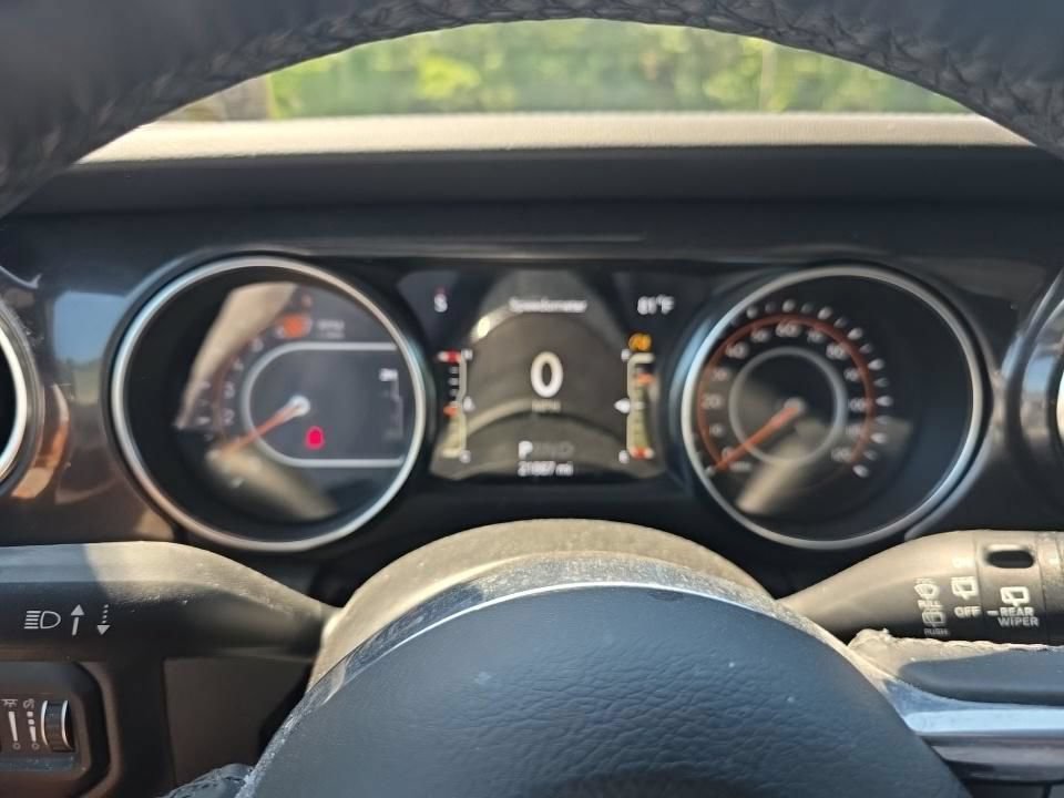 Used 2022 Jeep Wrangler Unlimited Sahara AWD/4WD image 16