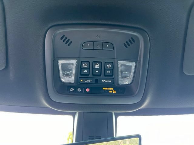 Used 2023 Chevrolet Traverse High Country AWD/4WD image 35