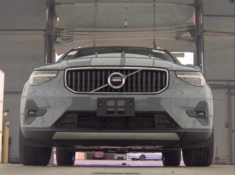 Used 2023 Volvo XC40 B5 Plus w/ Climate Package image 11