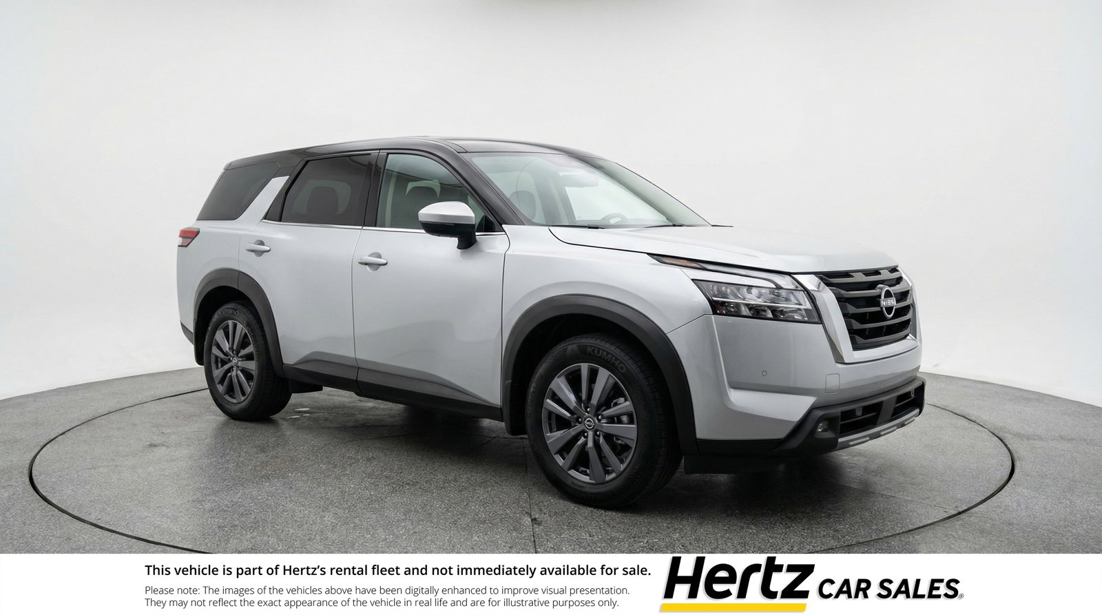 Used 2025 Nissan Pathfinder SV image 1