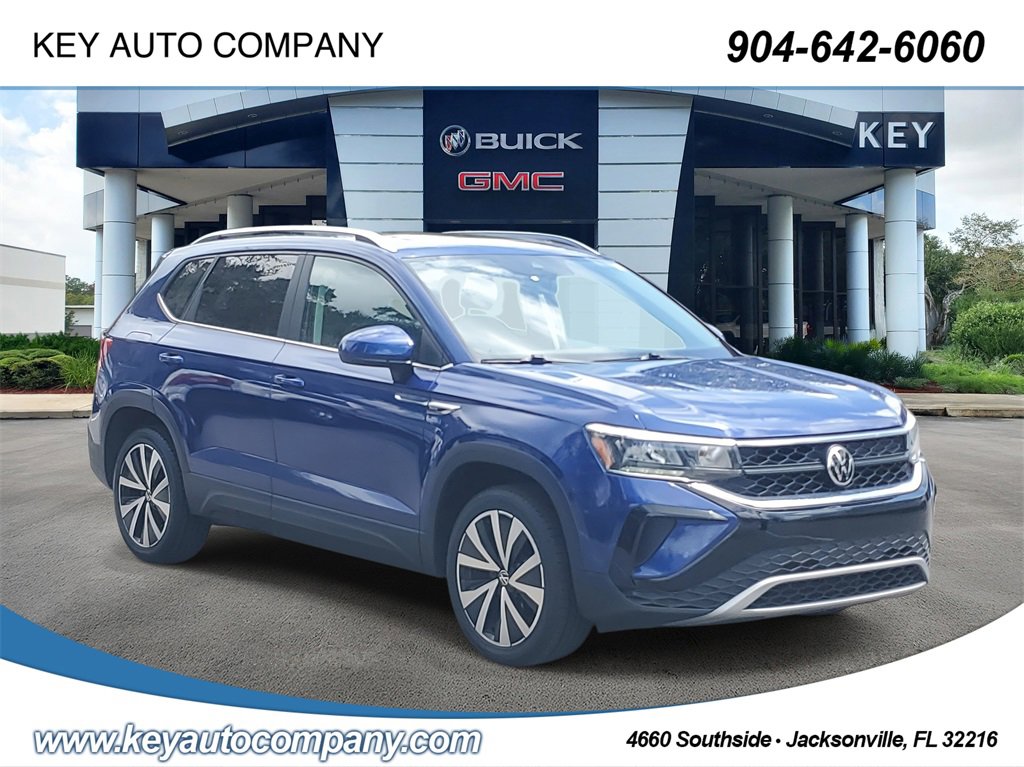 Used 2022 Volkswagen Taos SE image 1