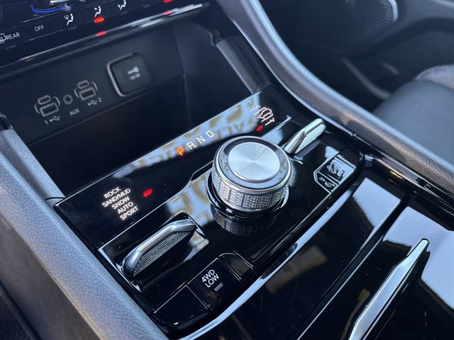 Certified 2025 Jeep Grand Cherokee L Summit AWD/4WD image 38