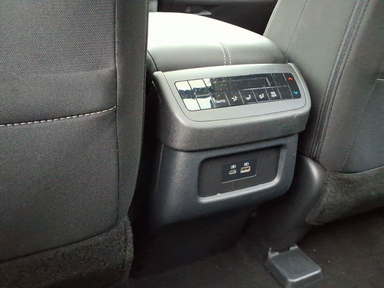 Used 2024 Nissan Pathfinder SV w/ SV Premium Package FWD image 12
