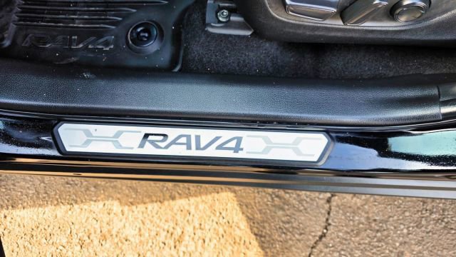 Used 2022 Toyota RAV4 SE w/ Convenience Package image 53