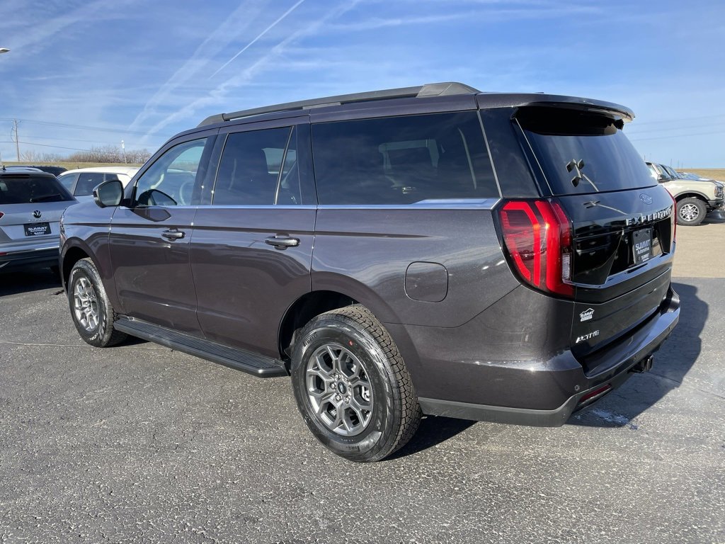 New 2026 Ford Expedition Active image 5