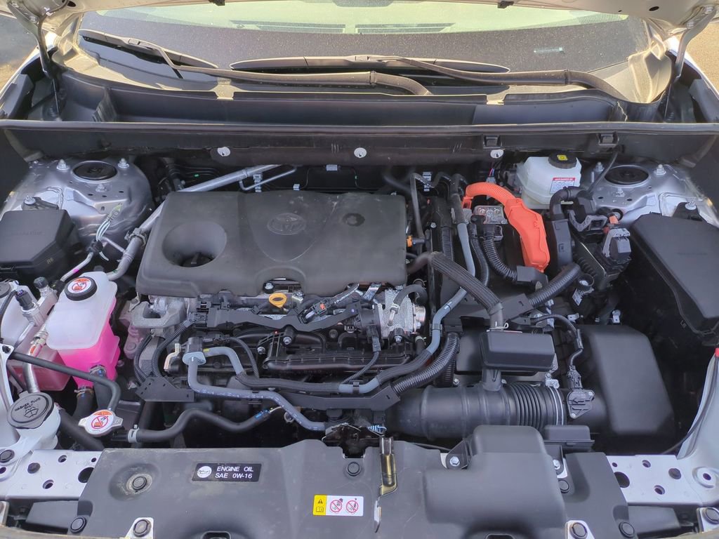 Used 2025 Toyota RAV4 XLE AWD/4WD image 33