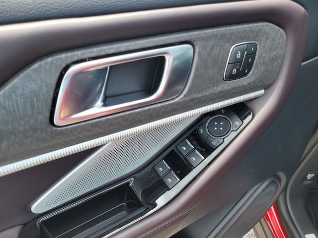 Used 2026 Ford Explorer Platinum RWD image 19