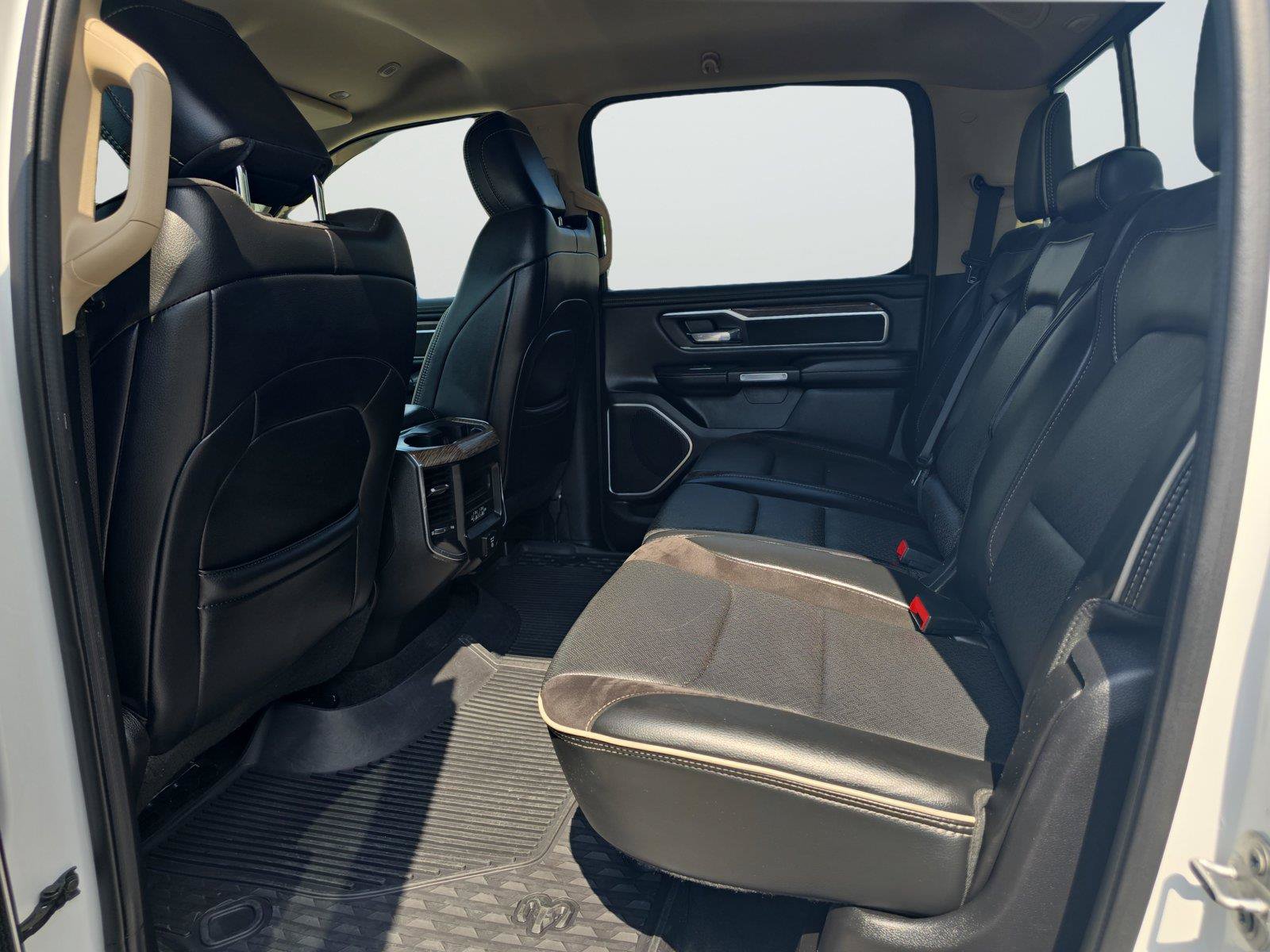 Used 2019 RAM 1500 Laramie AWD/4WD image 20