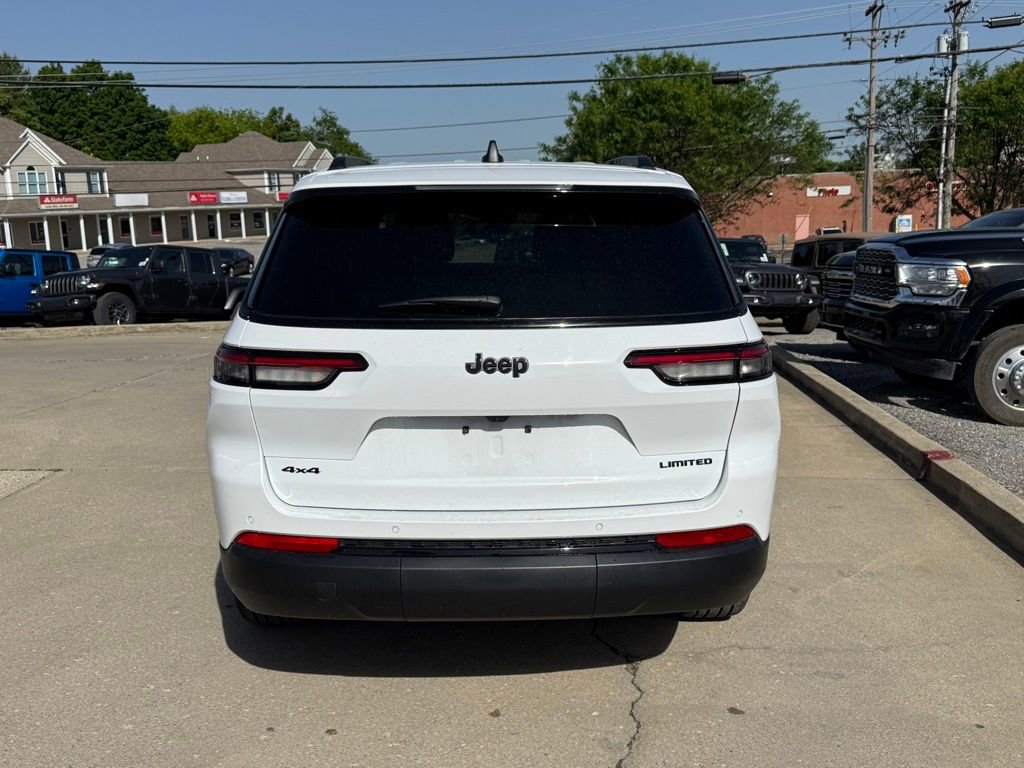 Used 2025 Jeep Grand Cherokee L Limited w/ Black Appearance Package AWD/4WD image 7