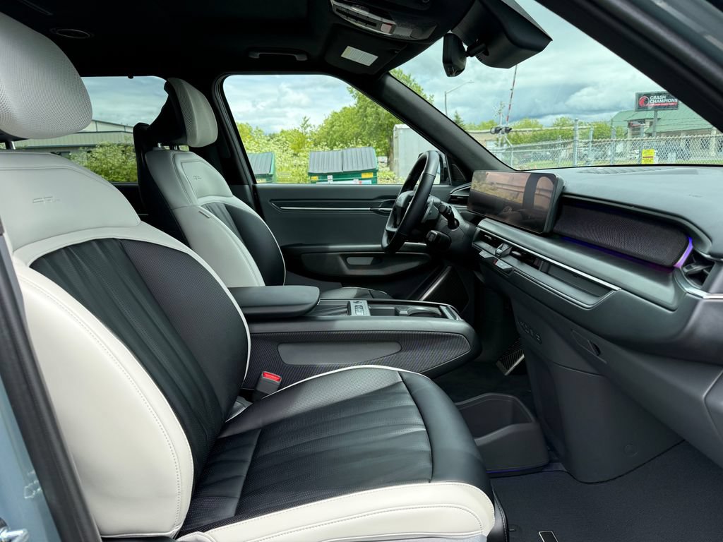 Certified 2024 Kia EV9 GT-Line AWD/4WD image 12