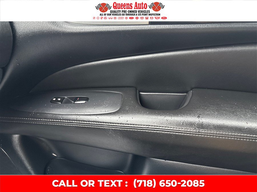 Used 2019 Nissan Pathfinder S AWD/4WD image 23