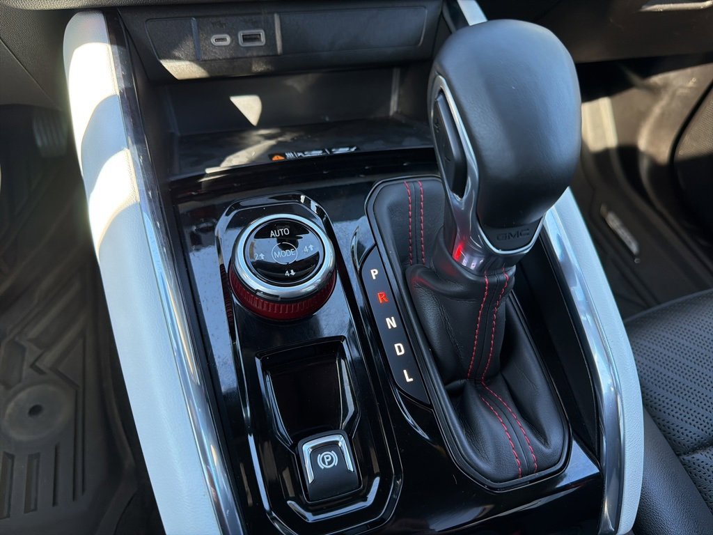 Used 2024 GMC Canyon AT4X image 33